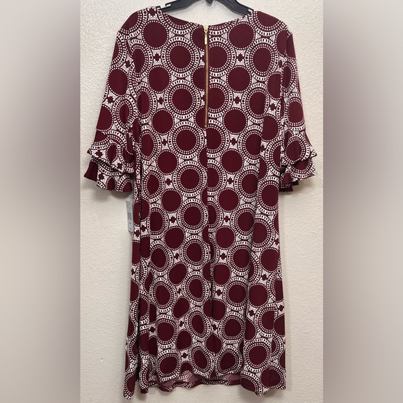 NWT Ronni Nicole Studio Ruffled Sleeves Geometric Print Dress 20W Wine/Ivory - Picture 2 of 7